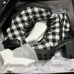 Cute New York and company boots!